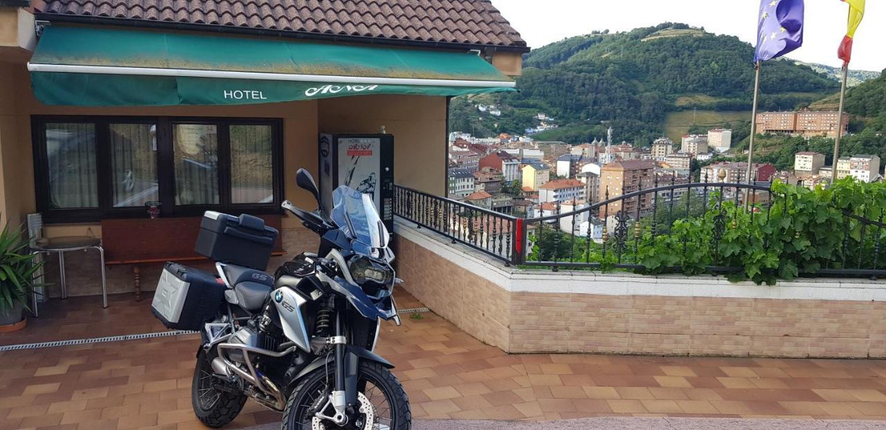 Hotel Alina Cangas De Narcea Eksteriør bilde